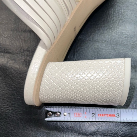 Dolce Vida size 8.5 Ivory Heels - Picture 3 of 6